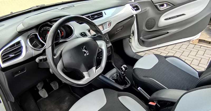 Citroen DS3 cena 17900 przebieg: 148000, rok produkcji 2010 z Błaszki małe 301